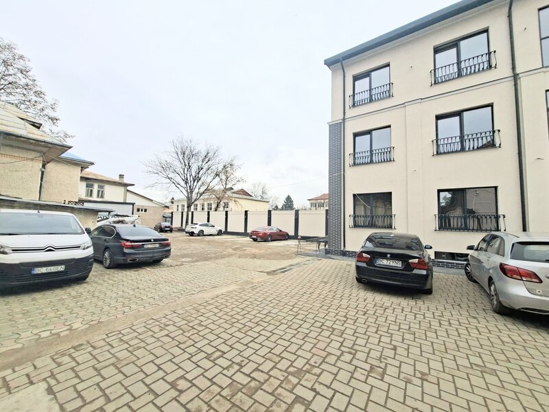 Bacau de inchiriat Cladire Premium 750 mp Ultracentral