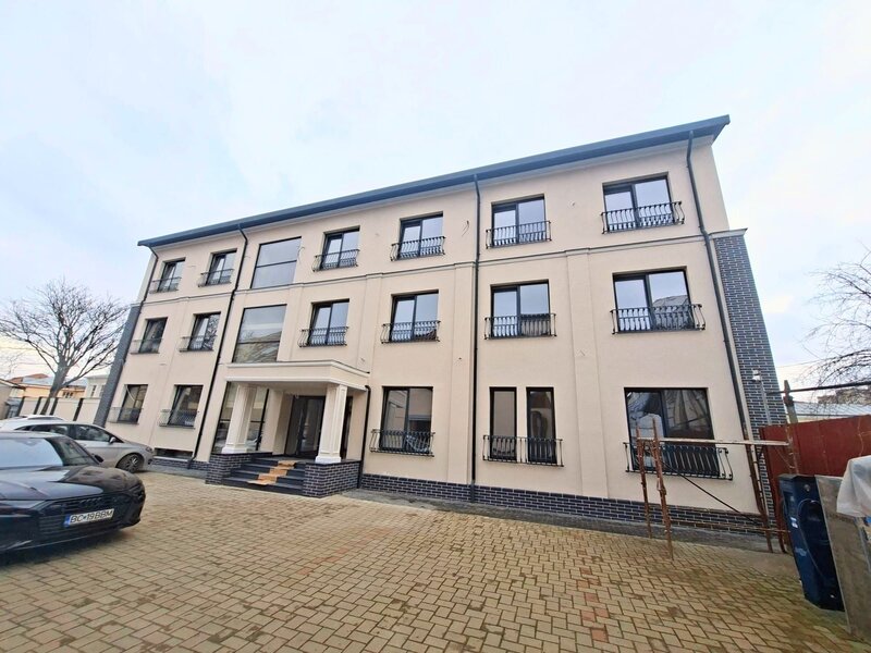 Bacau de inchiriat Cladire Premium 750 mp Ultracentral