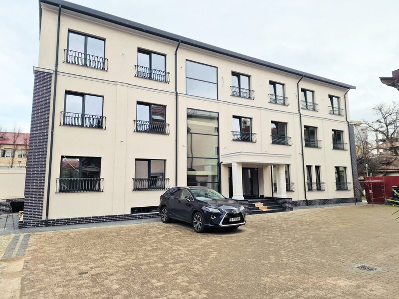 Bacau de inchiriat Cladire Premium 750 mp Ultracentral